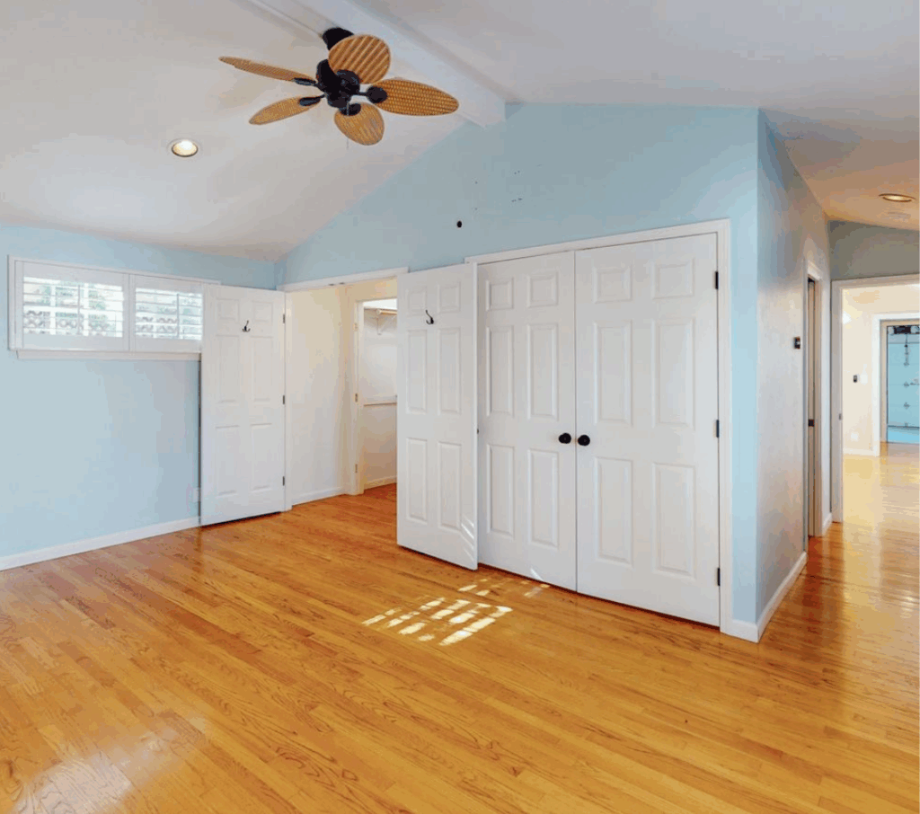 Room (1)